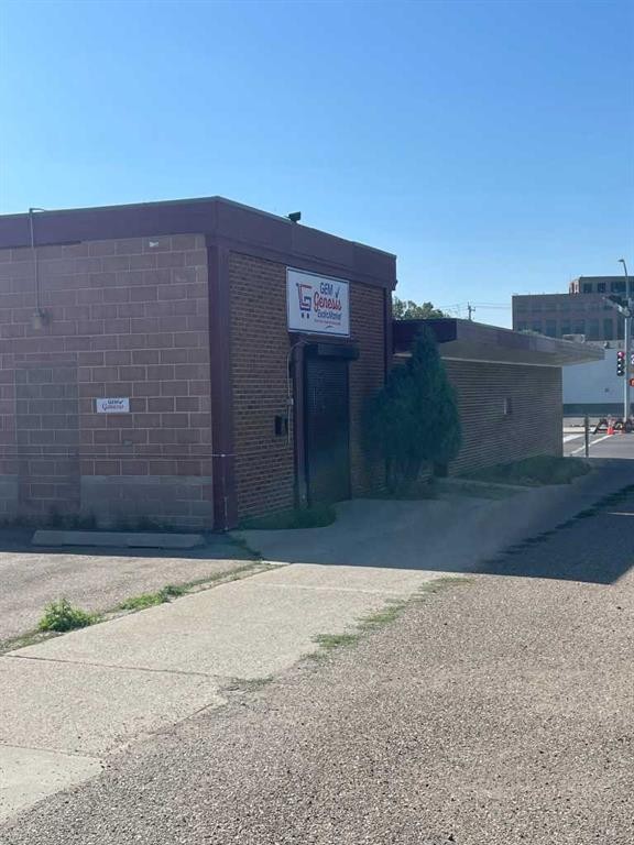 901 3 Avenue South, Lethbridge, AB