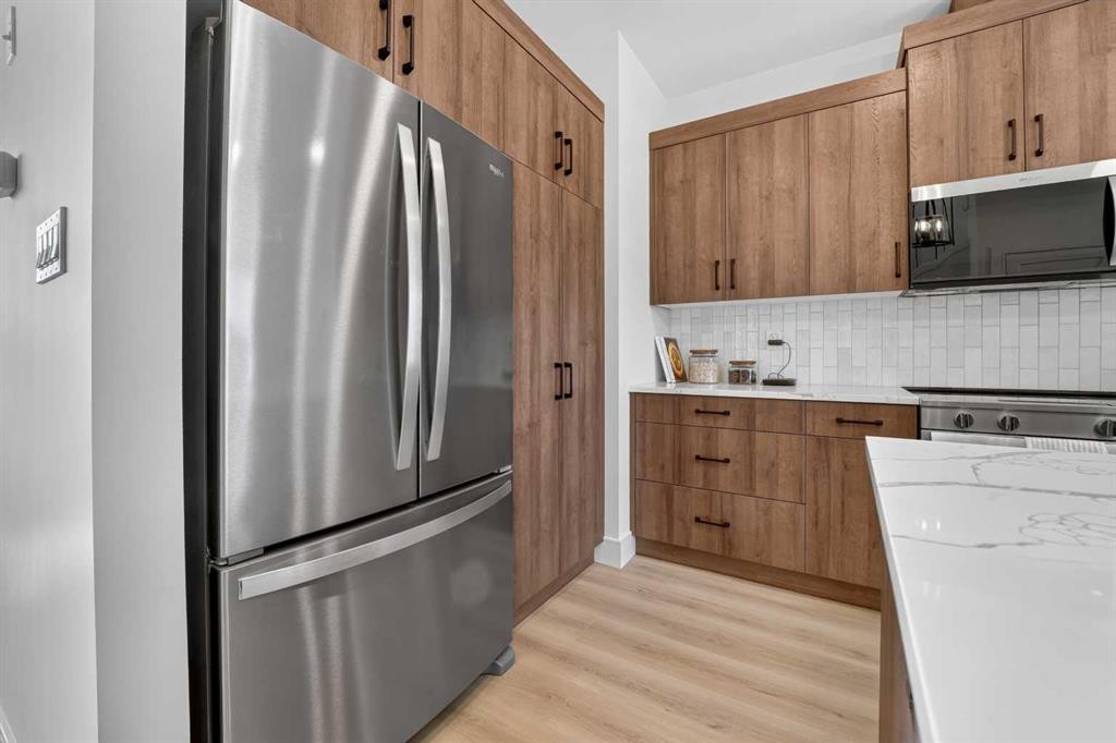 2603 16 Avenue, Coaldale, AB - Indoor Photo Showing Kitchen