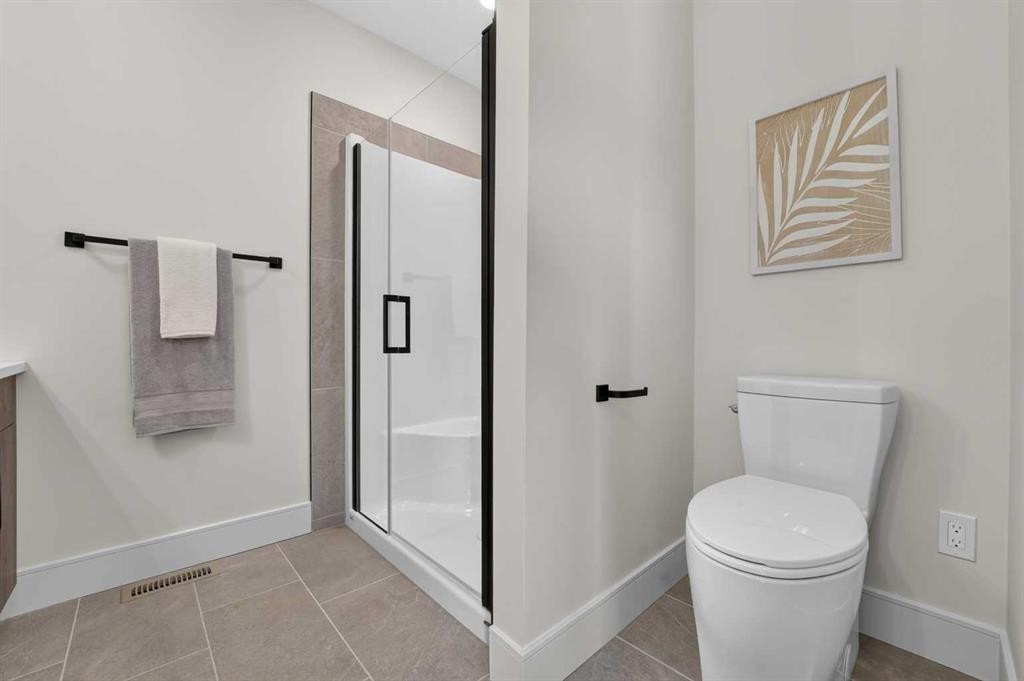 2603 16 Avenue, Coaldale, AB - Indoor Photo Showing Bathroom
