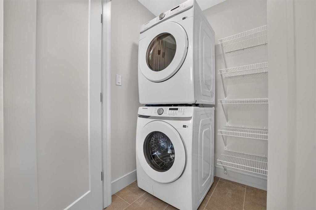 2603 16 Avenue, Coaldale, AB - Indoor Photo Showing Laundry Room
