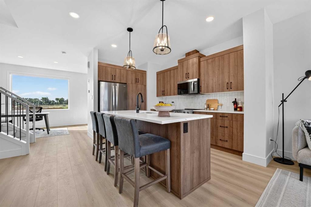 2603 16 Avenue, Coaldale, AB - Indoor Photo Showing Kitchen With Upgraded Kitchen