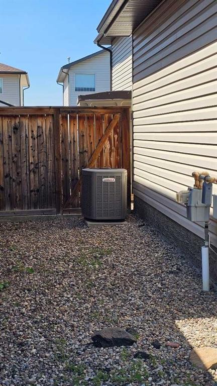 414 Gateway Crescent South, Lethbridge, AB - Outdoor
