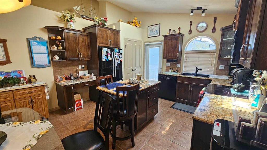 414 Gateway Crescent South, Lethbridge, AB - Indoor