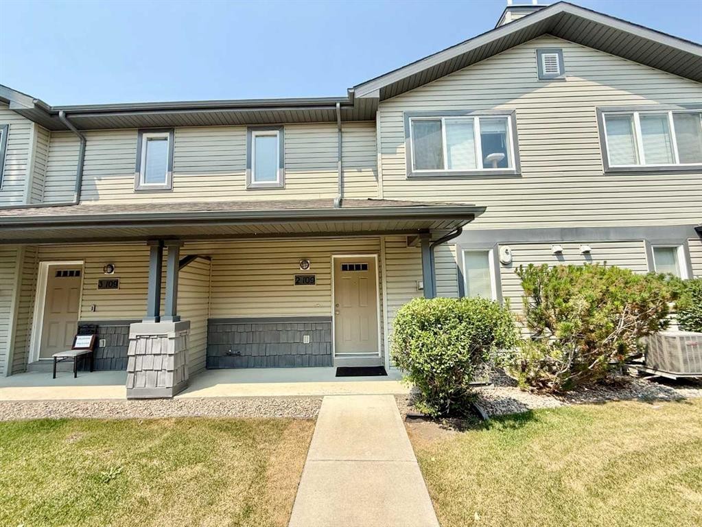 2-109 Silkstone Road West, Lethbridge, AB - Outdoor With Deck Patio Veranda