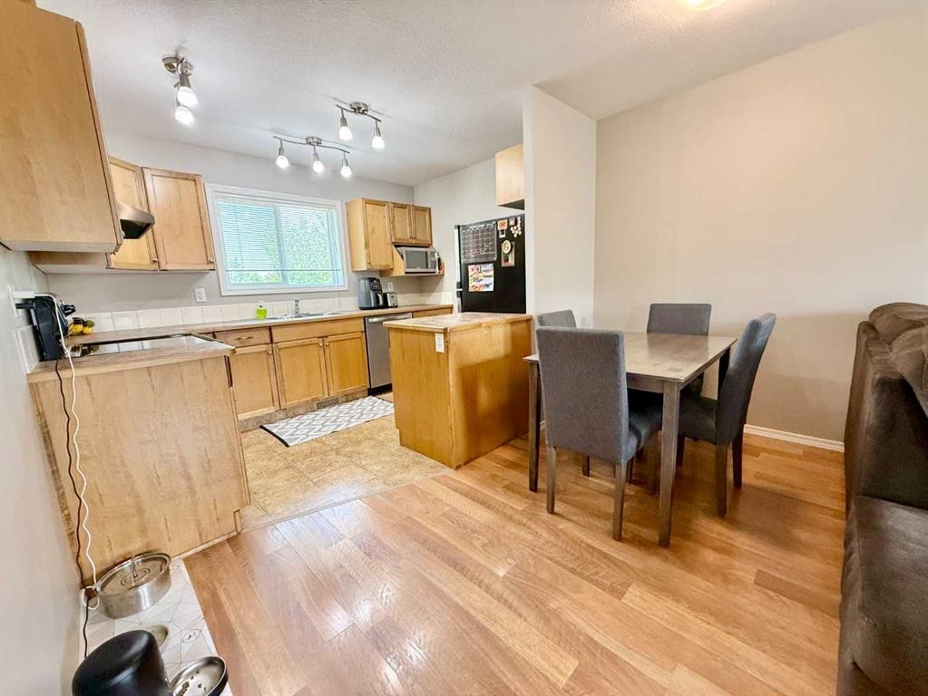 2-109 Silkstone Road West, Lethbridge, AB - Indoor