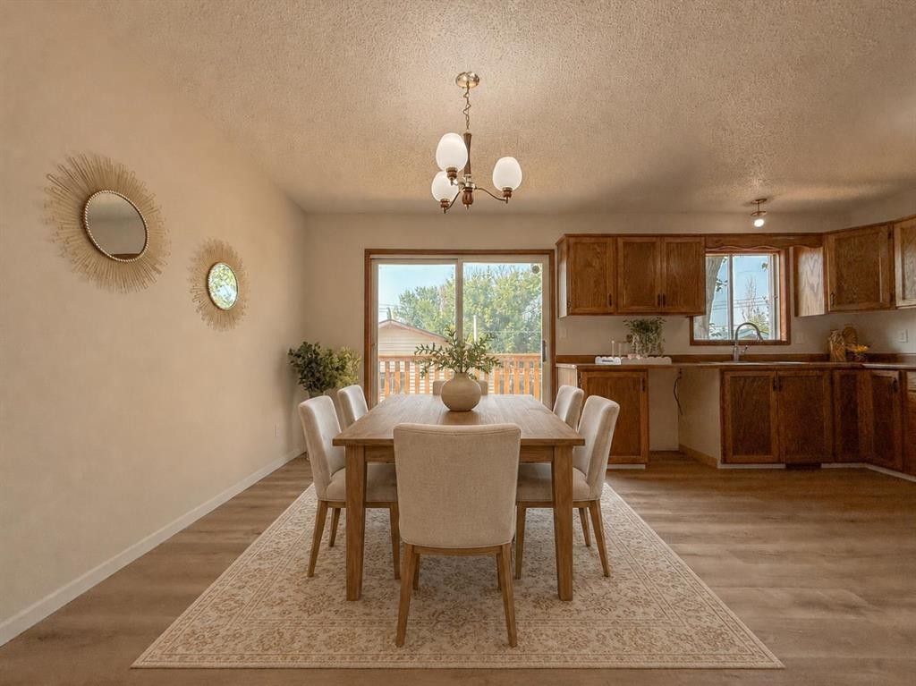 305 51 Avenue, Coalhurst, AB - Indoor Photo Showing Dining Room