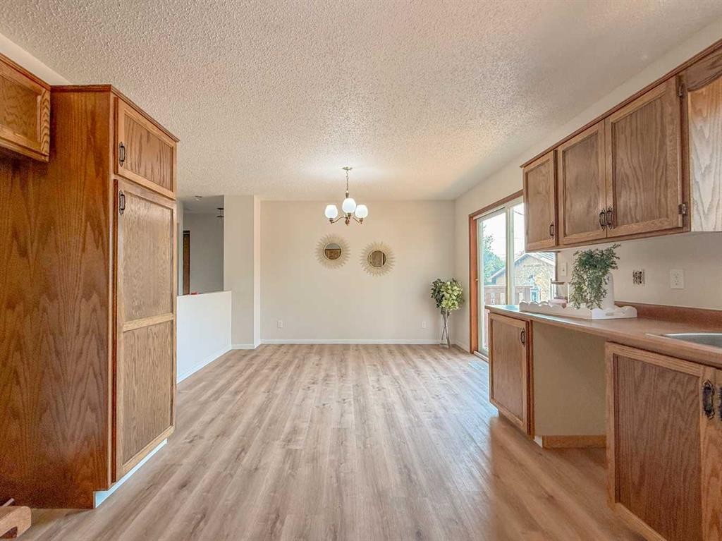 305 51 Avenue, Coalhurst, AB - Indoor Photo Showing Kitchen