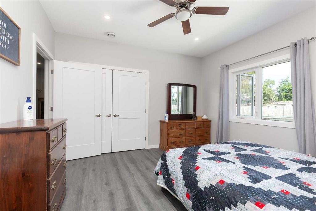 116 S 1 Street West, Magrath, AB - Indoor Photo Showing Bedroom