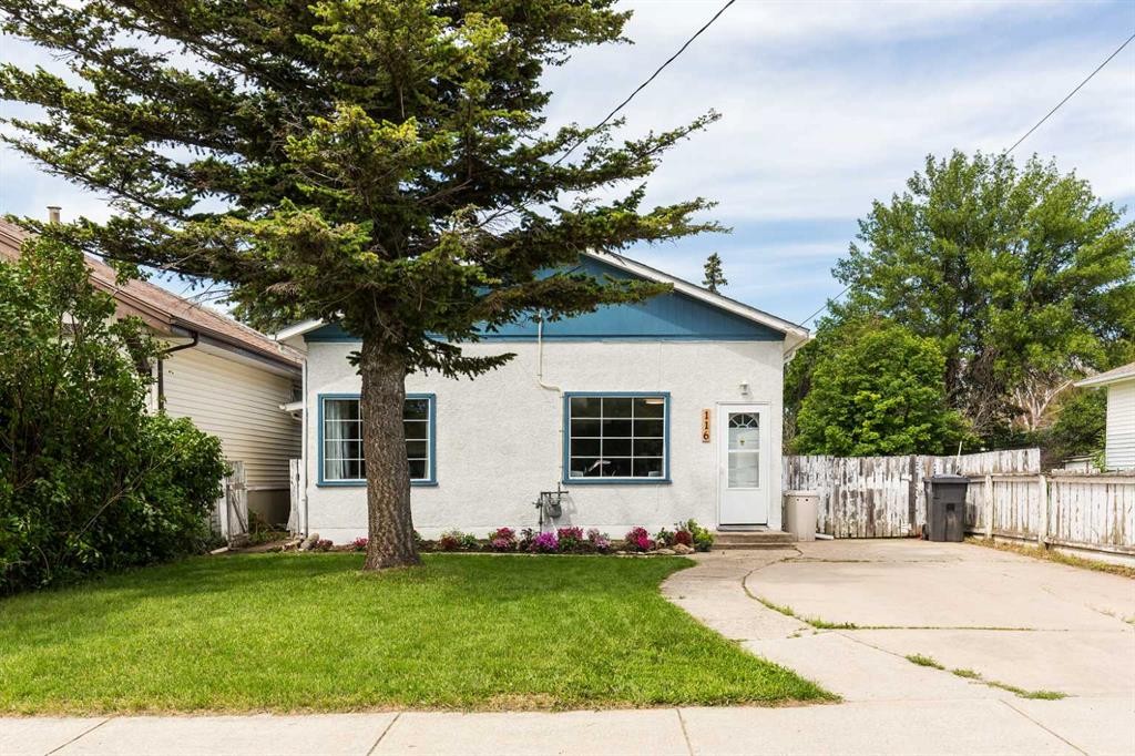 116 S 1 Street West, Magrath, AB - Outdoor
