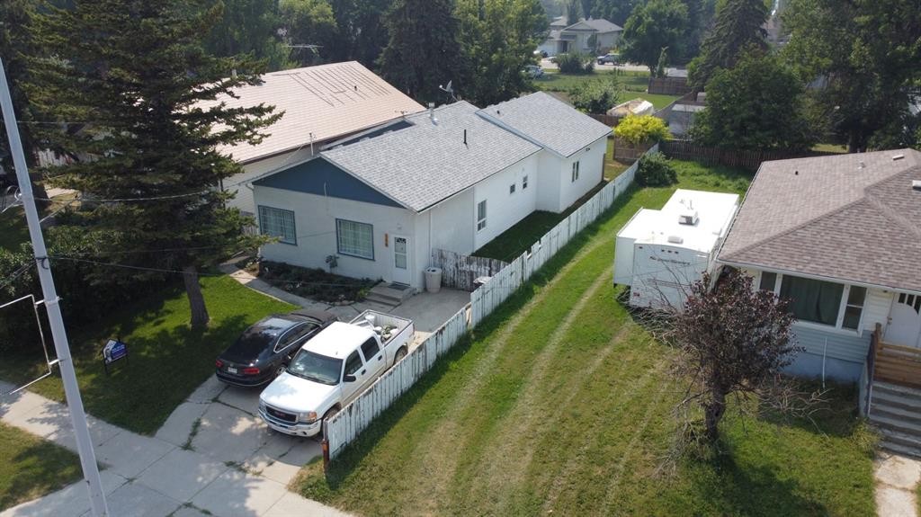 116 S 1 Street West, Magrath, AB - Outdoor