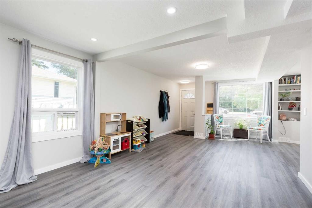 116 S 1 Street West, Magrath, AB - Indoor