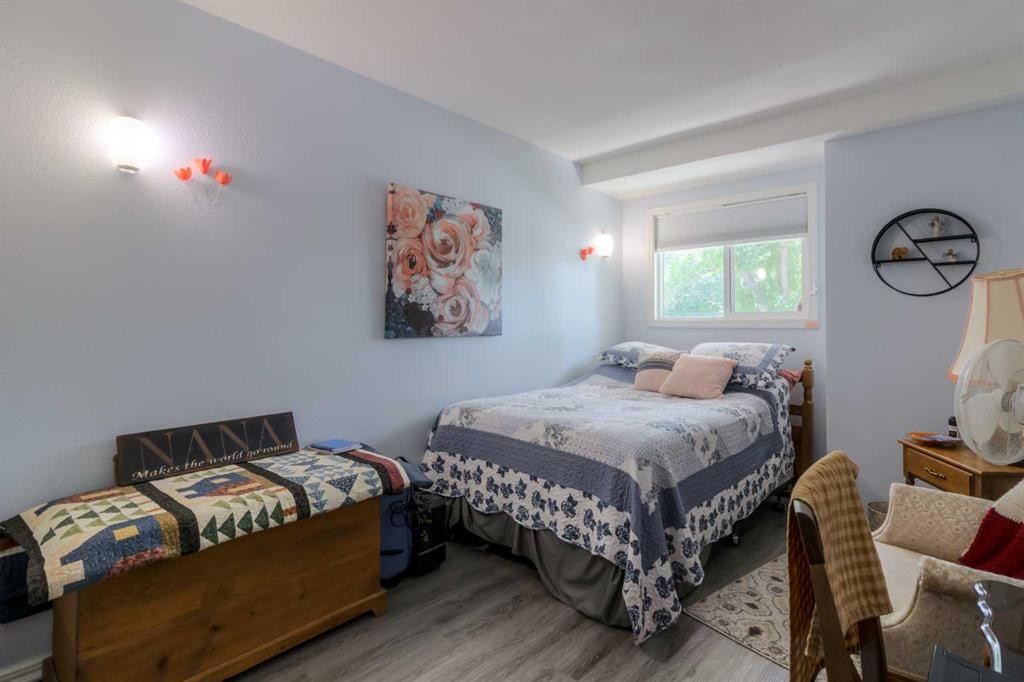 333-1237 4 Avenue South, Lethbridge, AB - Indoor Photo Showing Bedroom