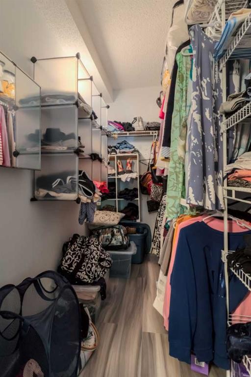 333-1237 4 Avenue South, Lethbridge, AB - Indoor With Storage