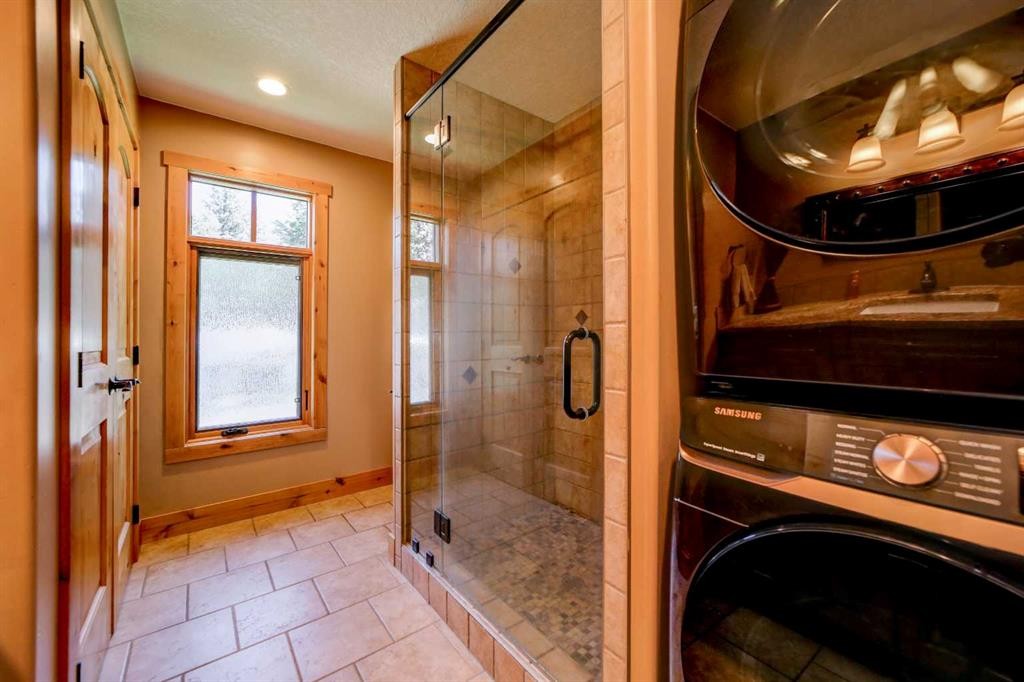 2411 63 Street, Coleman, AB - Indoor Photo Showing Laundry Room