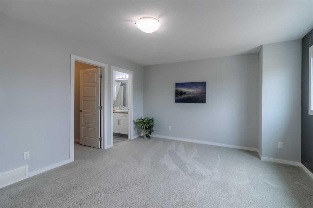 4-1220 Keystone, Lethbridge, AB - Indoor