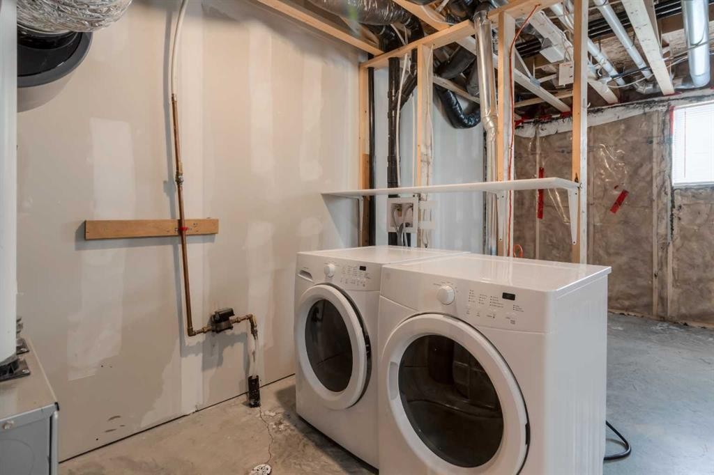 4-1220 Keystone, Lethbridge, AB - Indoor Photo Showing Laundry Room