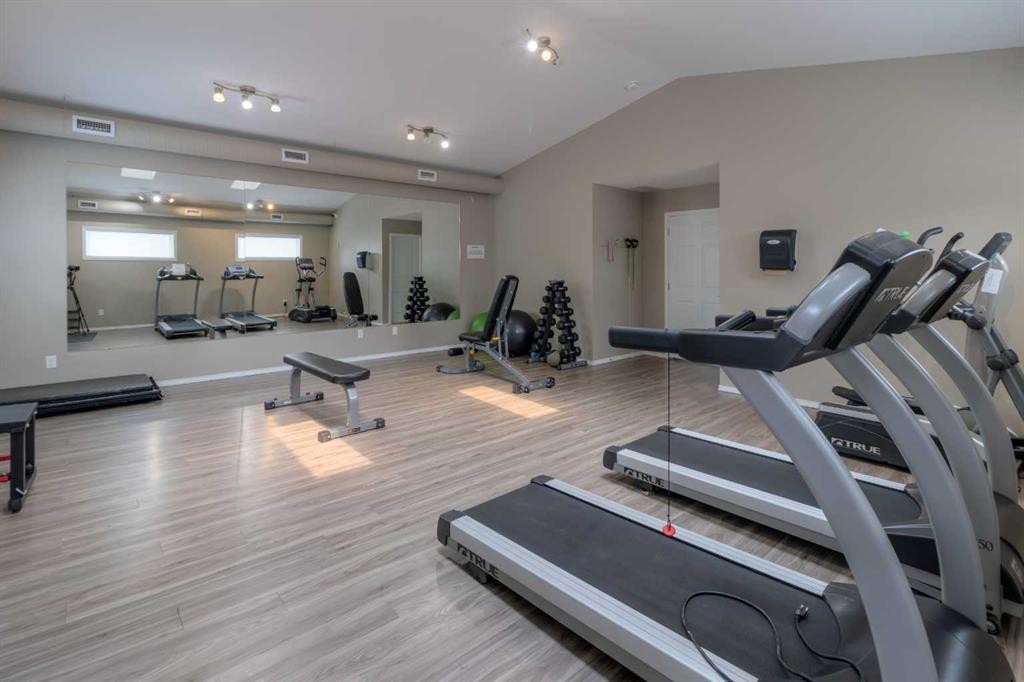 4-1220 Keystone, Lethbridge, AB - Indoor Photo Showing Gym Room