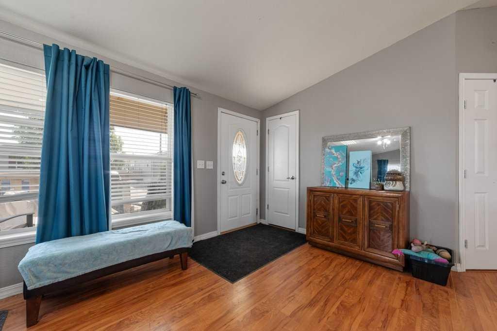 414 Conductor Boulevard, Coaldale, AB