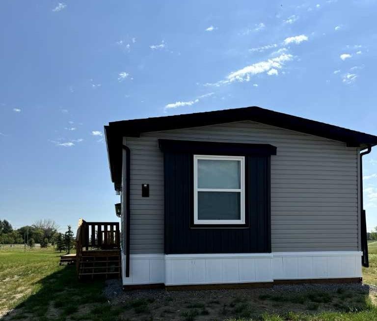 6, 10, 14 Meadows Crescent, Taber, AB - Outdoor