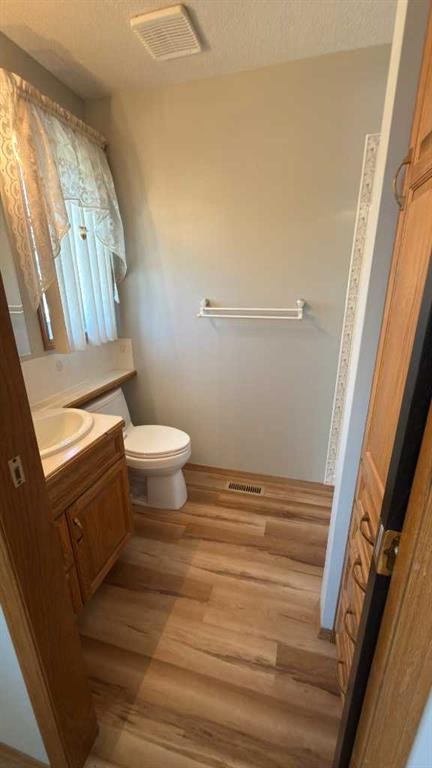 47 Chilcotin Crescent West, Lethbridge, AB - Indoor Photo Showing Bathroom