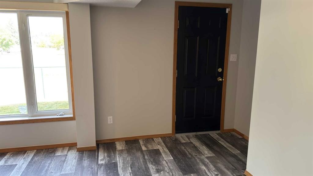 47 Chilcotin Crescent West, Lethbridge, AB - Indoor Photo Showing Other Room