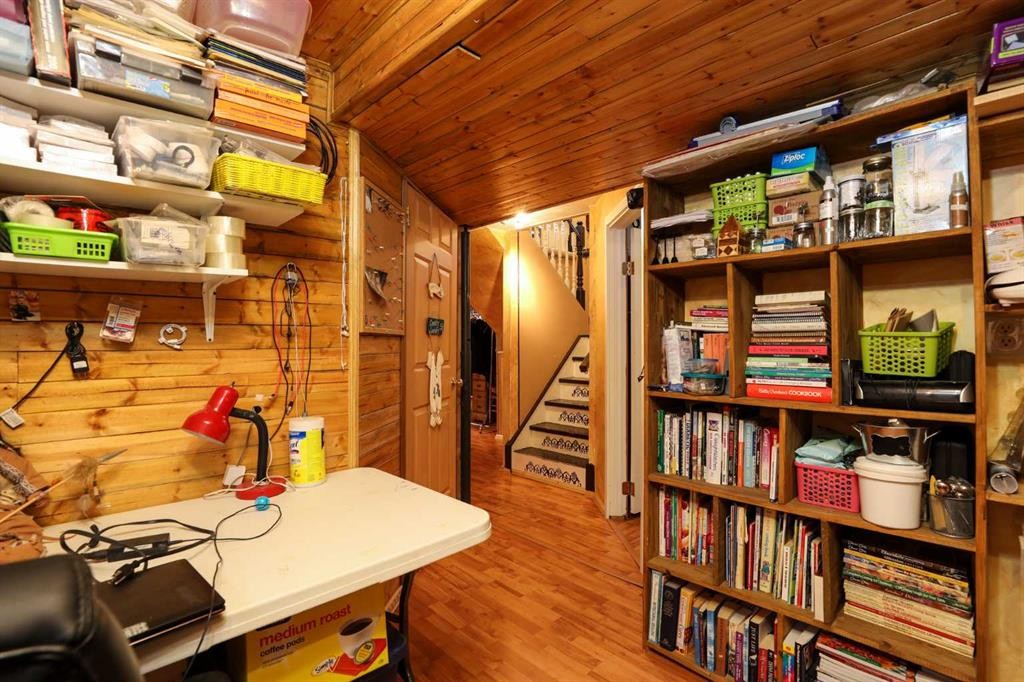 210 Macewan Street, Granum, AB - Indoor