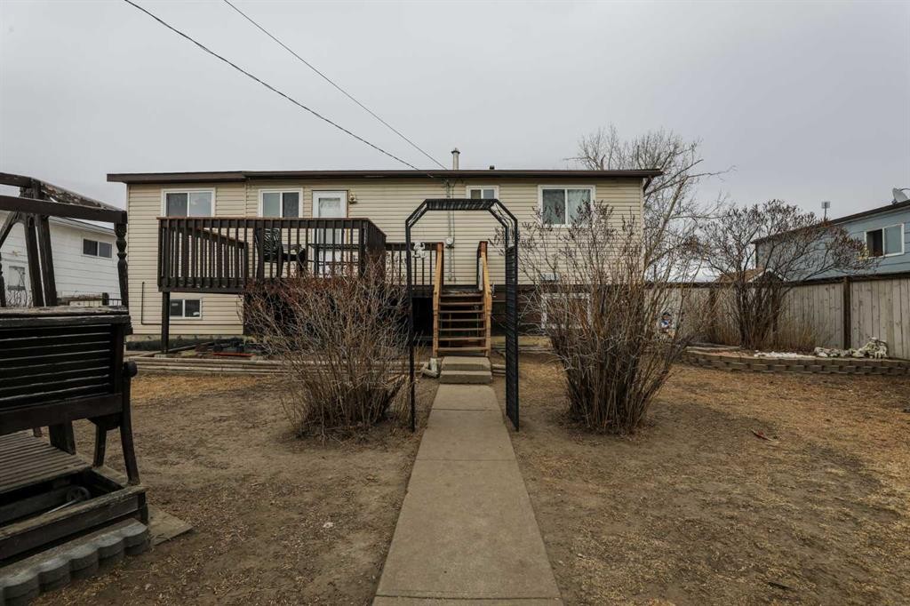 210 Macewan Street, Granum, AB - Outdoor