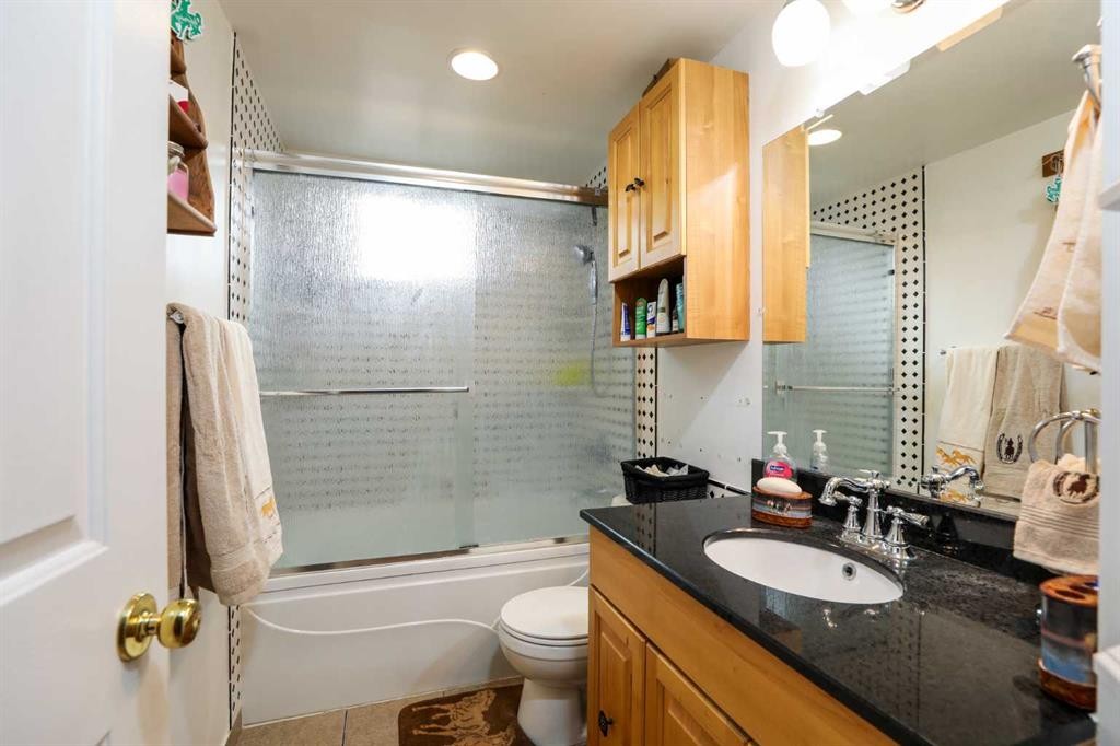 210 Macewan Street, Granum, AB - Indoor Photo Showing Bathroom
