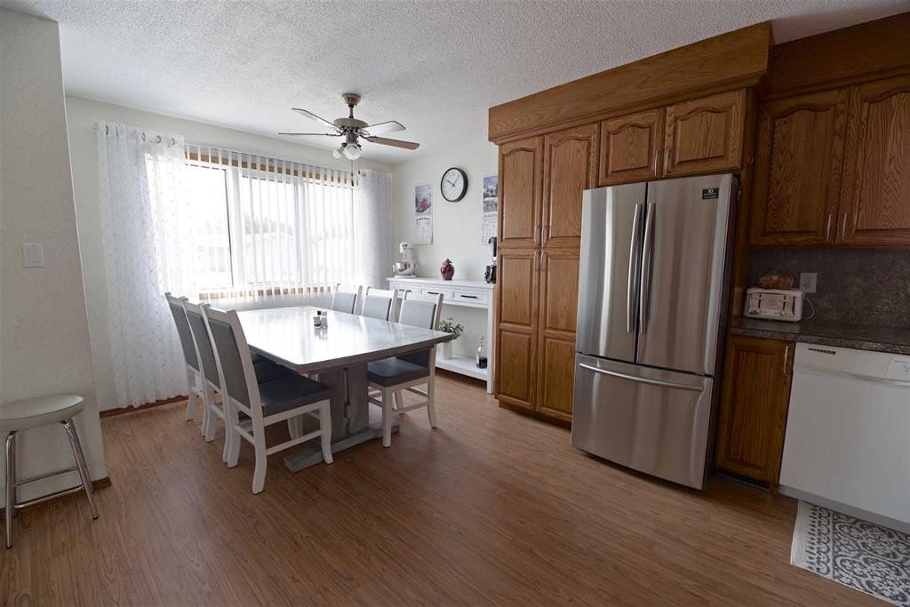 4627 50 Avenue, Taber, AB - Indoor