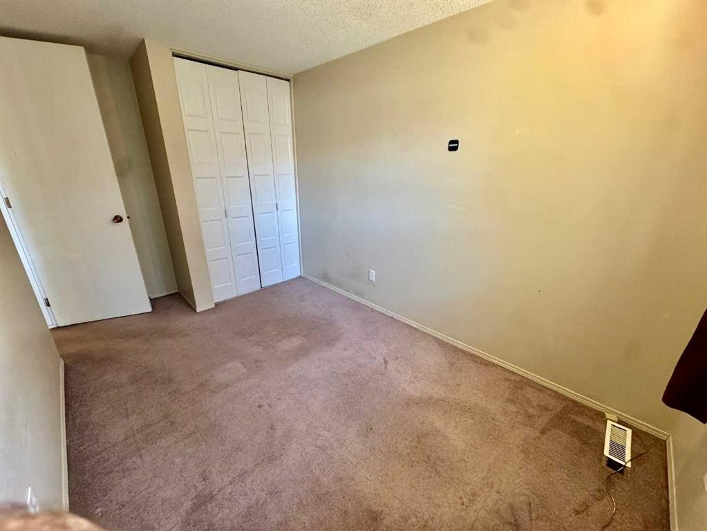 36-55 Lemoyne Crescent West, Lethbridge, AB - Indoor Photo Showing Other Room