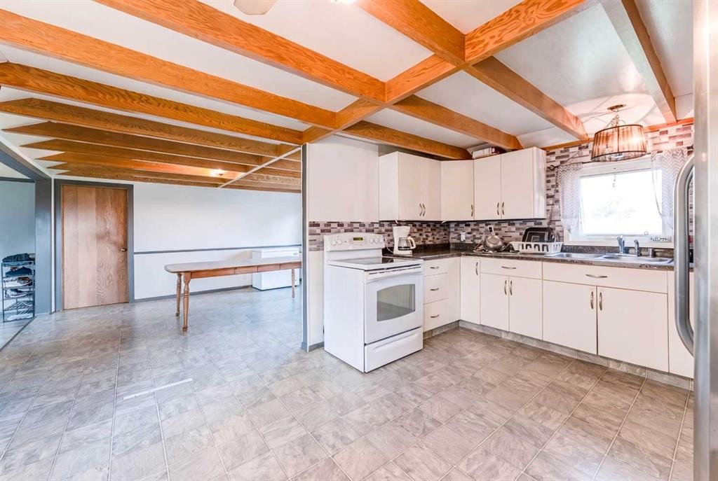 209 3Rd Avenue, Warner, AB