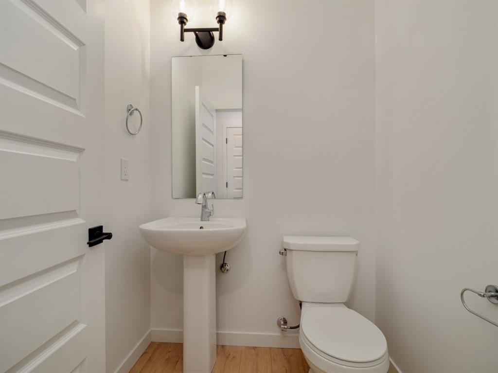 1379 Abitibi Road West, Lethbridge, AB - Indoor Photo Showing Bathroom