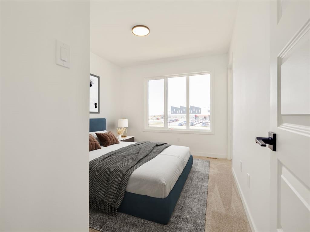 1379 Abitibi Road West, Lethbridge, AB - Indoor Photo Showing Bedroom