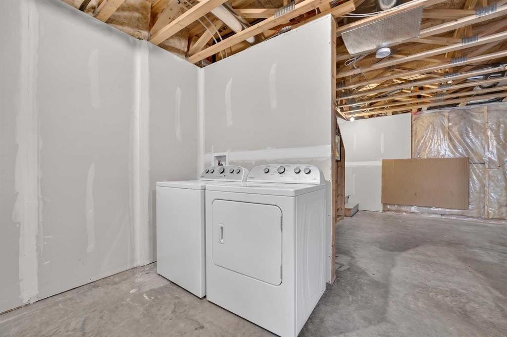 274 Mildred Dobbs Boulevard North, Lethbridge, AB - Indoor Photo Showing Laundry Room