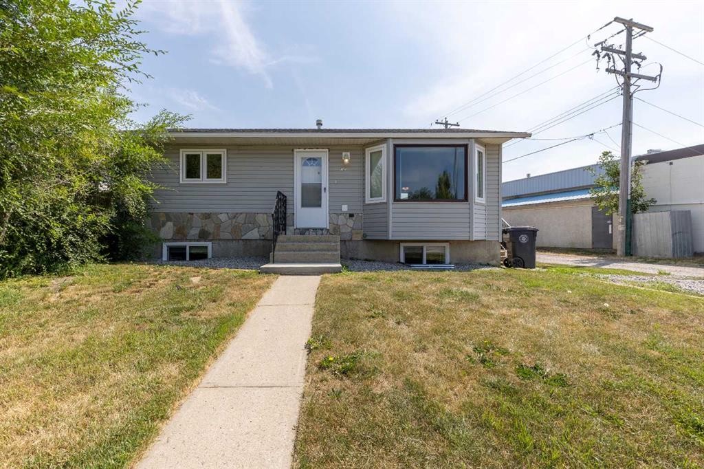 5105 2 Street, Coalhurst, AB - Outdoor