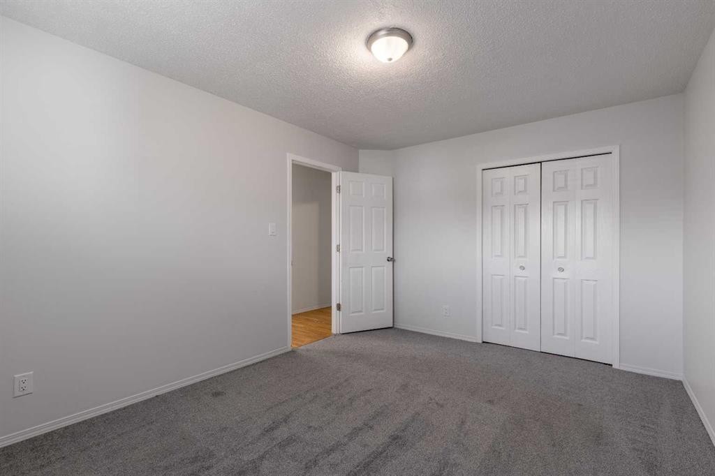 5105 2 Street, Coalhurst, AB - Indoor Photo Showing Other Room