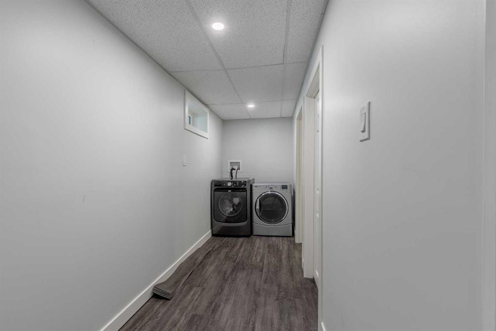 5105 2 Street, Coalhurst, AB - Indoor Photo Showing Laundry Room