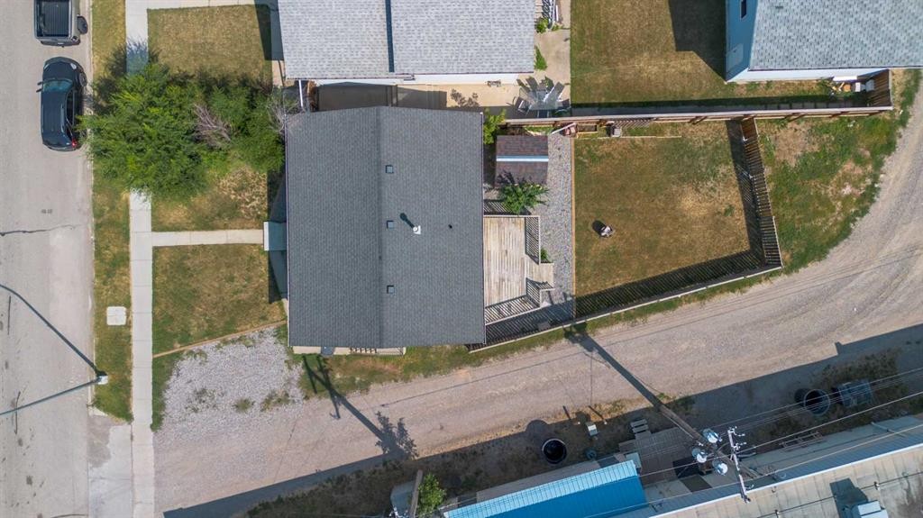 5105 2 Street, Coalhurst, AB - Outdoor