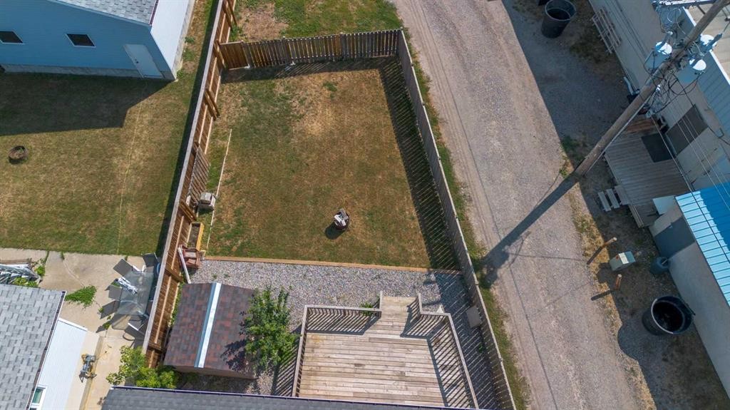 5105 2 Street, Coalhurst, AB - Outdoor