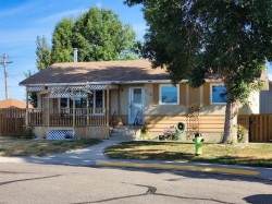 748 54 Avenue WESTClaresholm, AB T0L 0T0