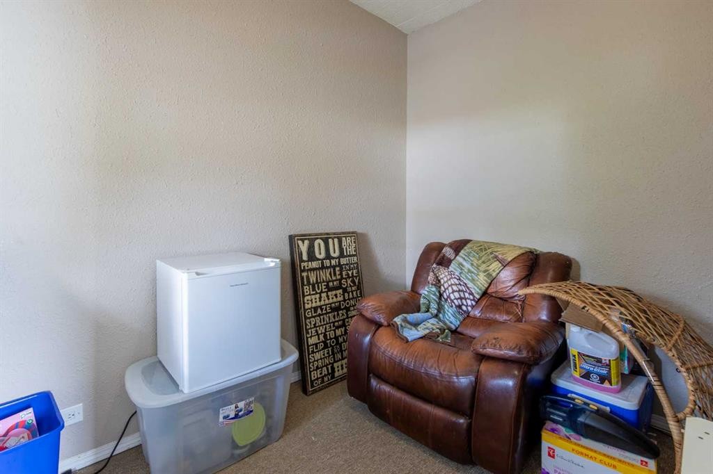 329 12 Street North, Lethbridge, AB - Indoor