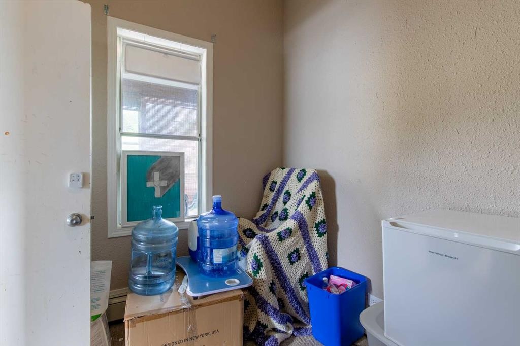 329 12 Street North, Lethbridge, AB - Indoor