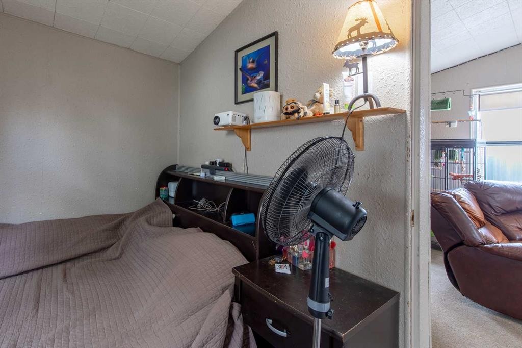 329 12 Street North, Lethbridge, AB - Indoor