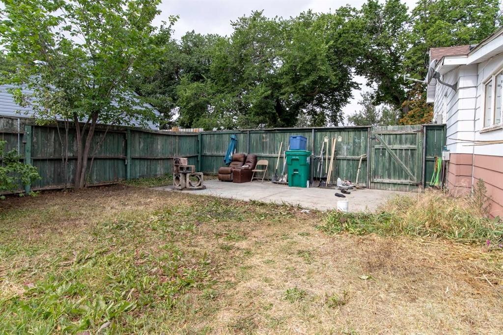 329 12 Street North, Lethbridge, AB - Outdoor