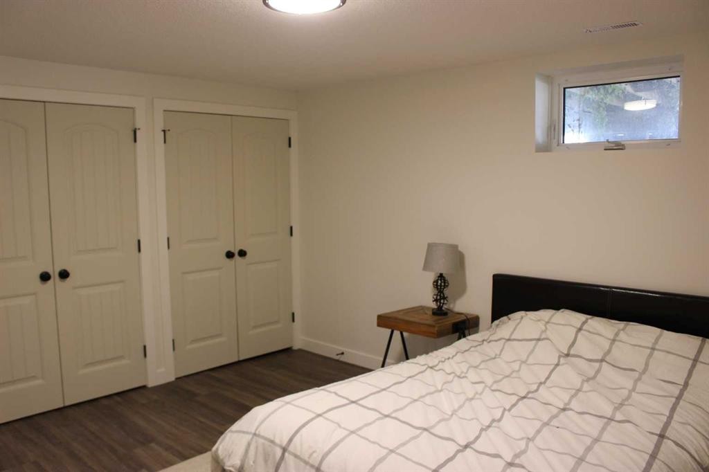 518 Maple Crescent, Picture Butte, AB - Indoor Photo Showing Bedroom