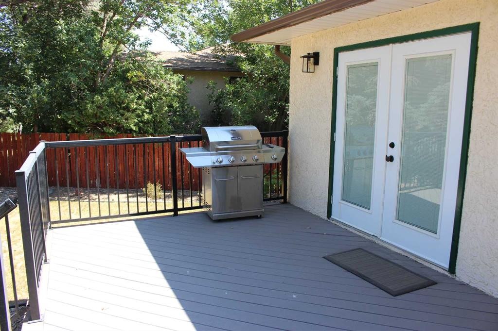 518 Maple Crescent, Picture Butte, AB - Outdoor With Deck Patio Veranda With Exterior