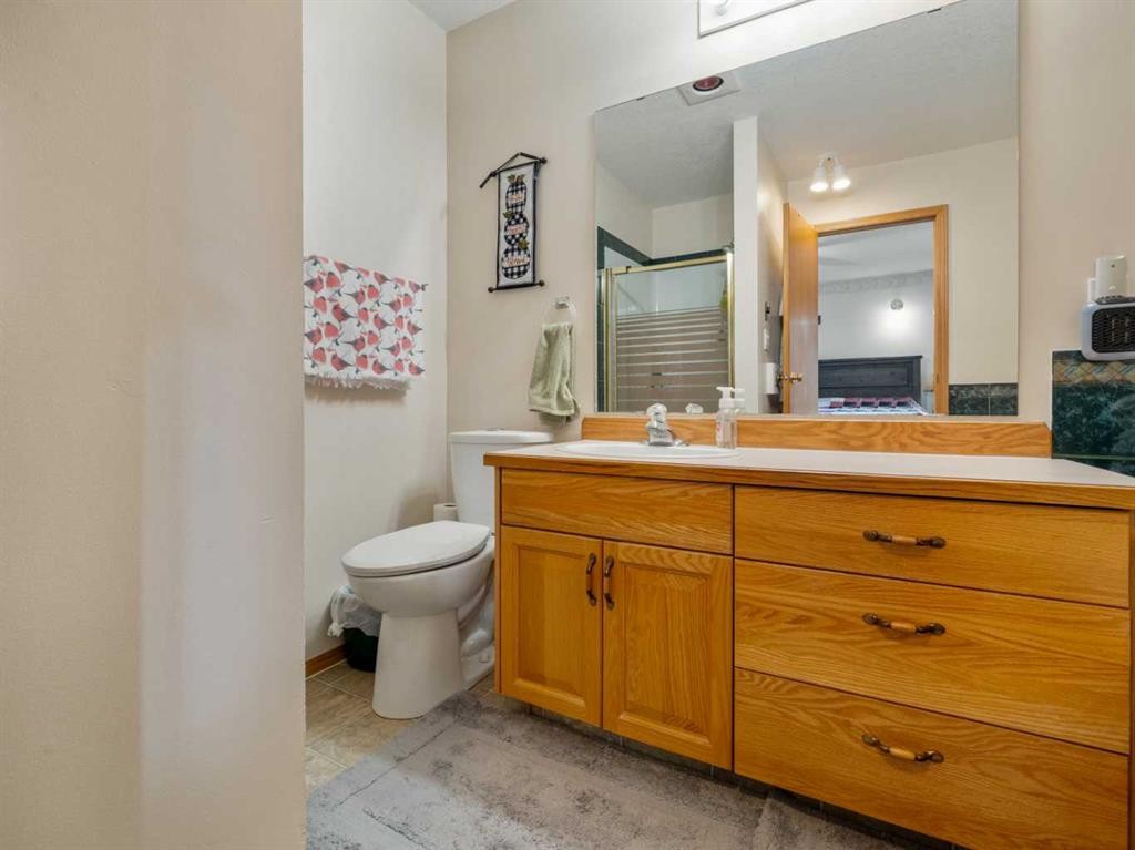 123 Fairway Drive, Coaldale, AB - Indoor Photo Showing Bathroom