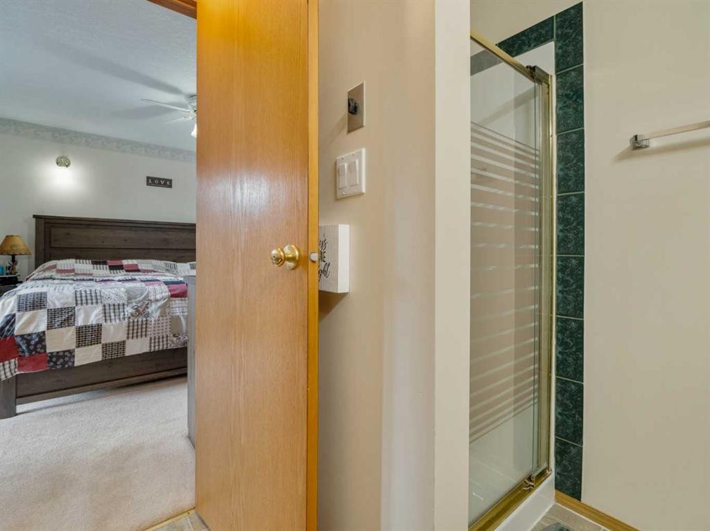 123 Fairway Drive, Coaldale, AB - Indoor Photo Showing Bedroom