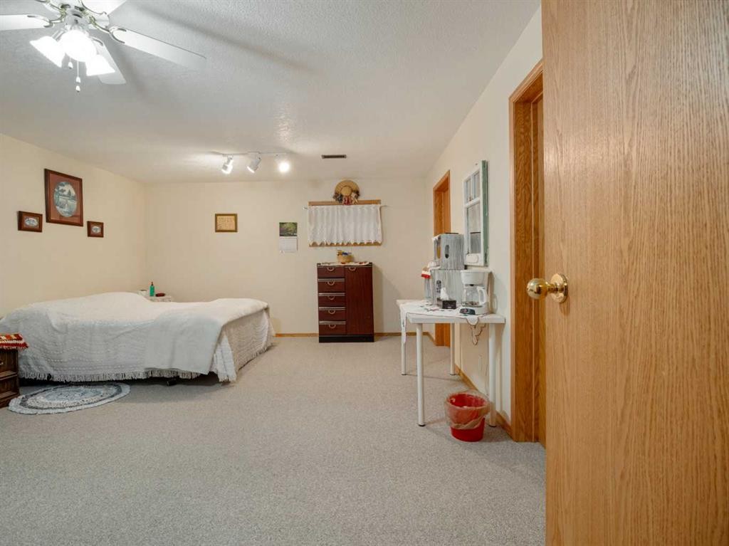 123 Fairway Drive, Coaldale, AB - Indoor Photo Showing Bedroom