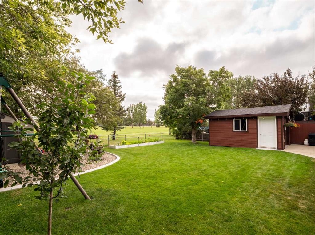 123 Fairway Drive, Coaldale, AB - Outdoor